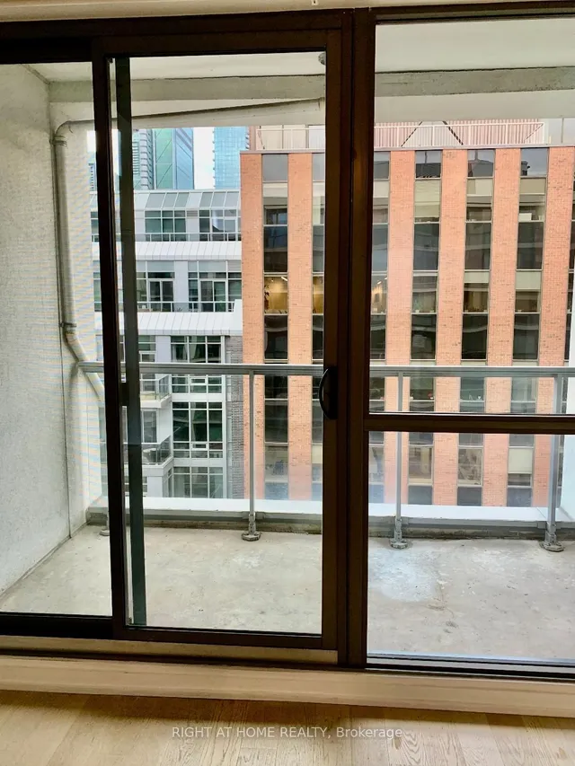 Additional image 6 of 39 Brant St Unit 919