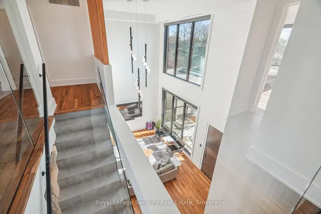 Additional image 19 of 24 Carousel Crt