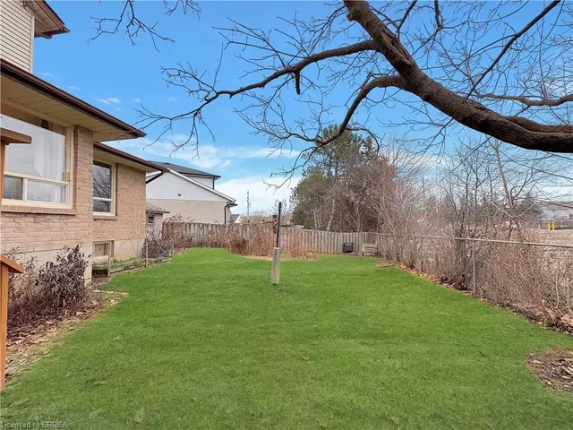 Additional image 33 of 84 Scenic Wood Cres