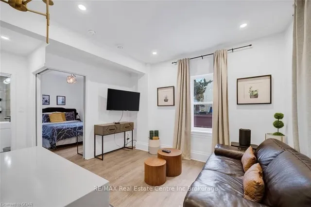 Additional image 7 of 11 MANSION St