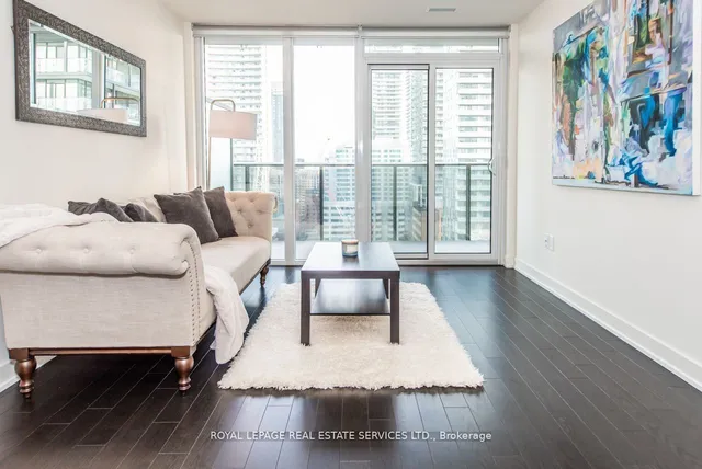 Additional image 19 of 330 Richmond St Unit 2116