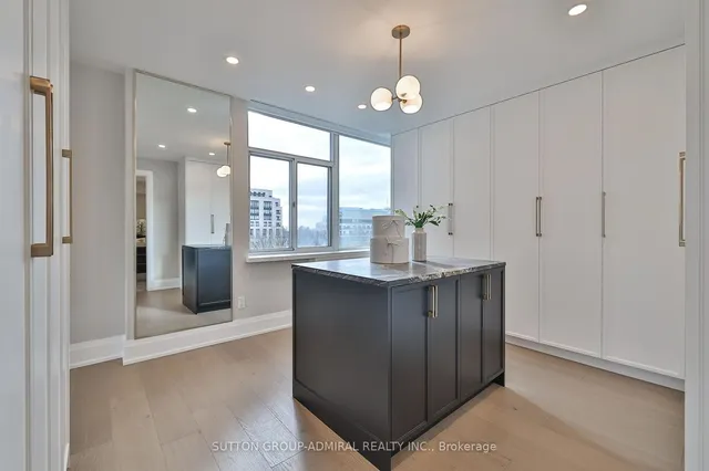 Additional image 20 of 500 Avenue Rd Unit 806