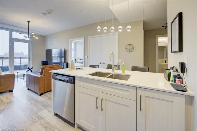 Additional image 16 of 60 Charles Street West, St Unit 604