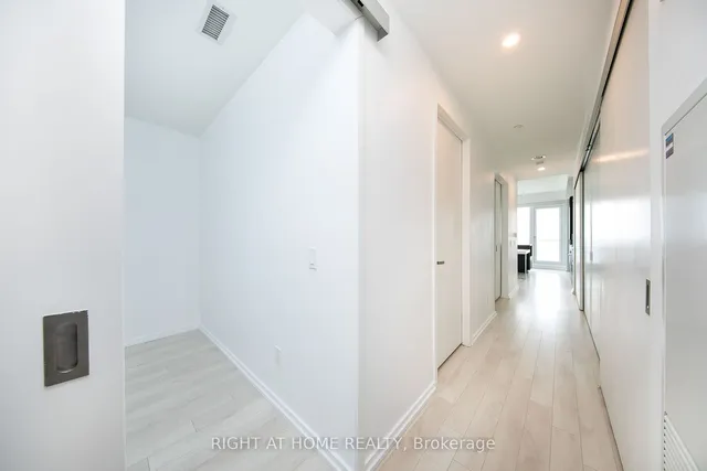 Additional image 3 of 197 Yonge St Unit 5310
