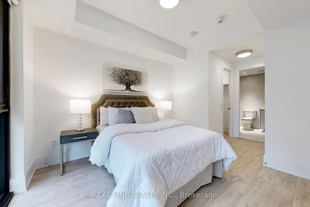 Additional image 22 of 118 Merchants' Wharf Unit 320