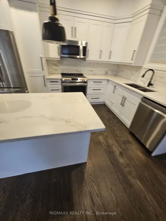 Additional image 20 of 23 Forfar Ave