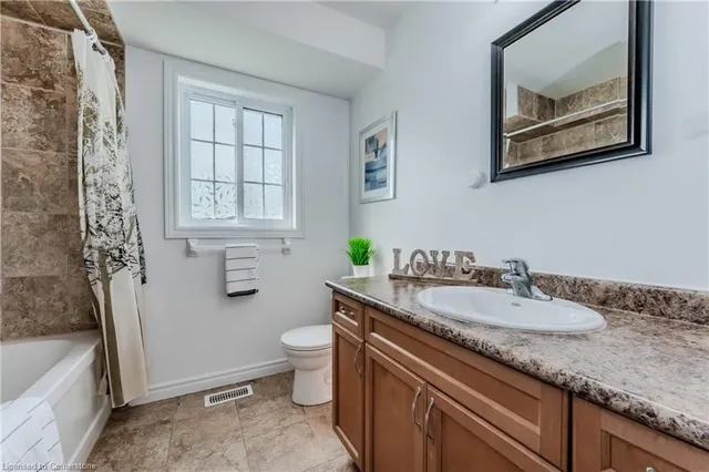 Additional image 20 of 55 Mooregate Cres Unit 8