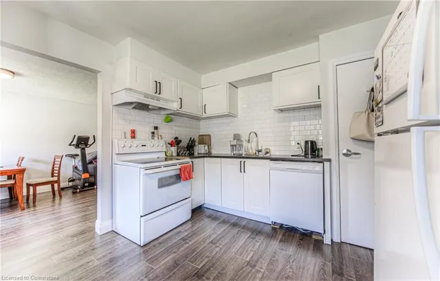 Additional image 9 of 27 Weichel St