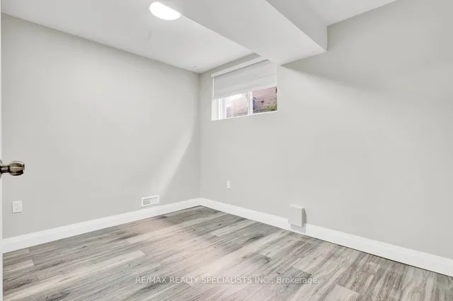 Additional image 37 of 92 Pebblecreek Dr