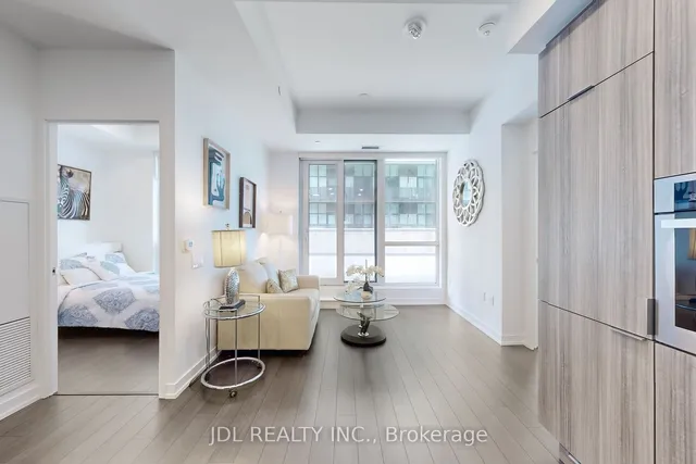 Additional image 12 of 39 Roehampton Ave Unit 506