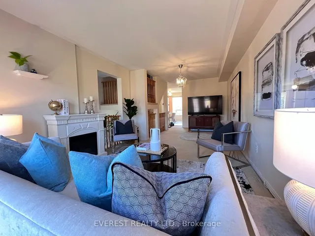 Additional image 10 of 106 Conn Smythe Dr