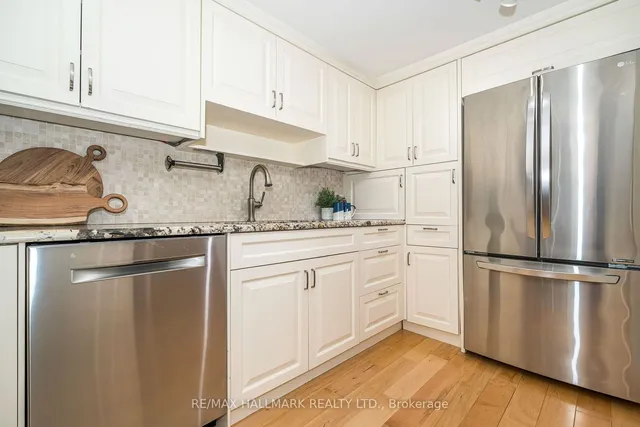 Additional image 7 of 362 The East Mall Unit 112