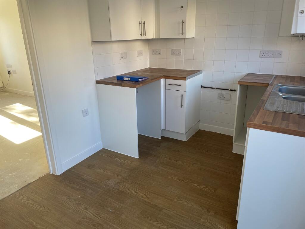 Additional image 7 of Curlew Path, Houndstone, Yeovil