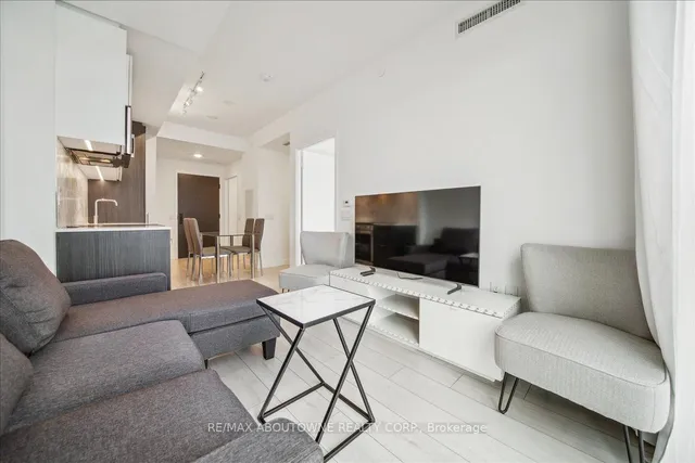 Additional image 30 of 500 Dupont St Unit 610