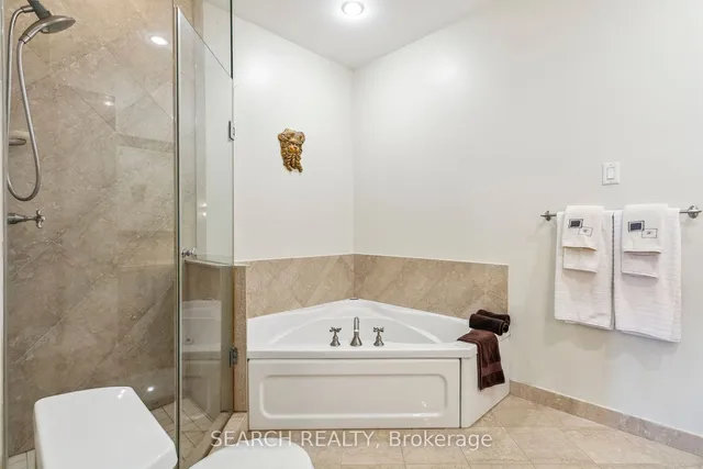 Additional image 17 of 99 Avenue Rd Unit 1006