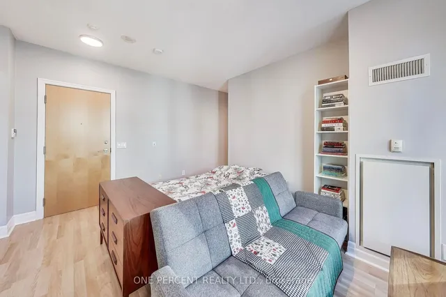 Additional image 5 of 58 Marine Parade Dr Unit 221