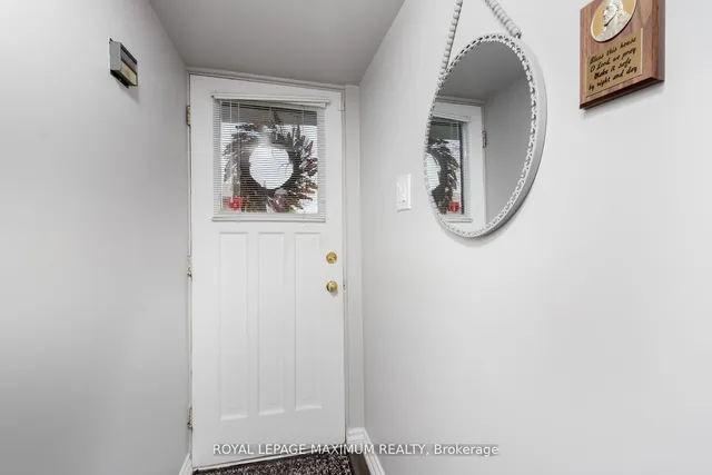 Additional image 32 of 44 Flagstick Crt