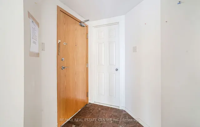 Additional image 23 of 99 Harbour Sq Unit 1702