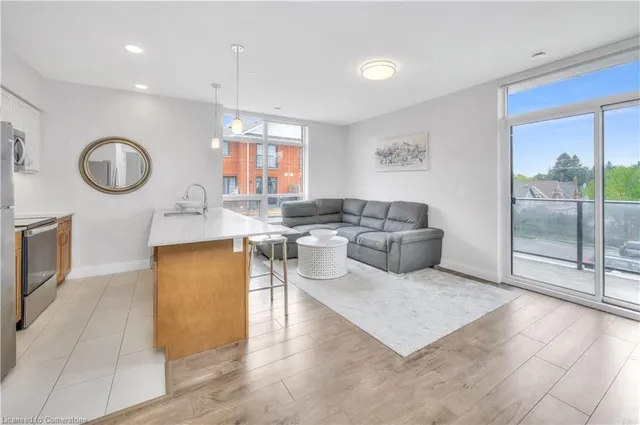 Additional image 13 of 399 Queen St S Unit 211