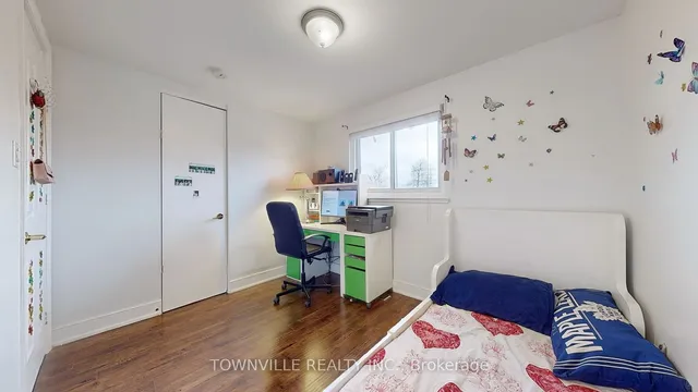 Additional image 19 of 24 Avening Dr