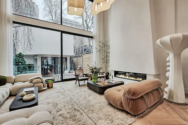 Additional image 3 of 63 Pears Ave