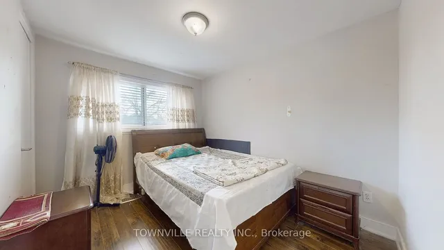 Additional image 15 of 24 Avening Dr