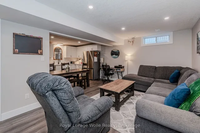 Additional image 24 of 48 Summerhill Cres