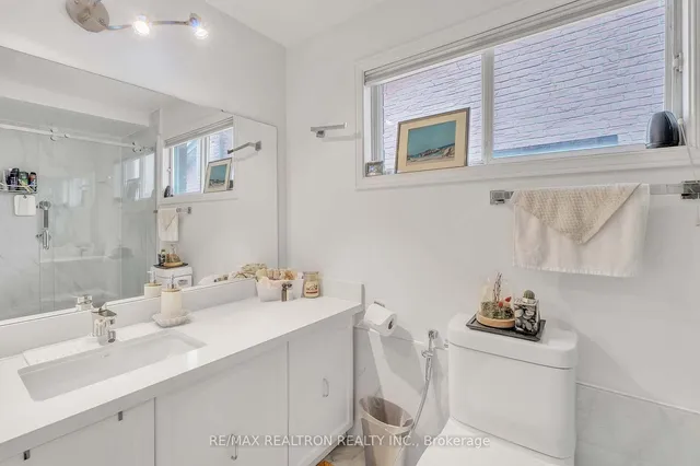 Additional image 19 of 111 Robert Hicks Dr