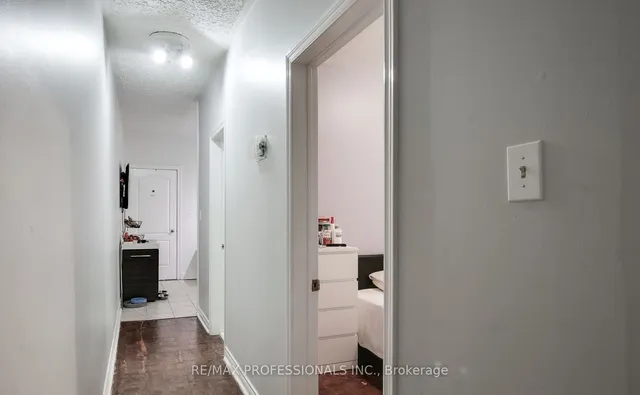 Additional image 25 of 176 Rosemount Ave