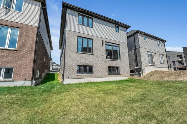 Additional image 31 of 7 Carina St