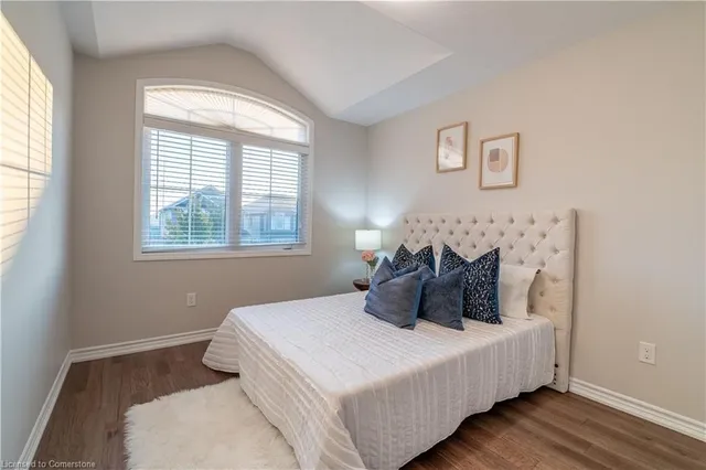 Additional image 30 of 37 Blue Oak Street