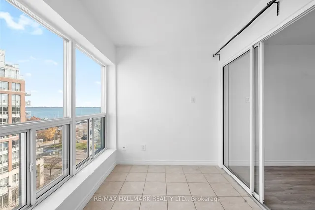 Additional image 16 of 600 Queens Quay Unit 906