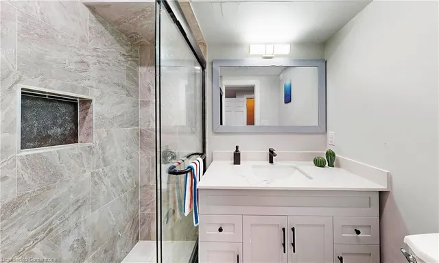 Additional image 34 of 85 Eaglecrest St