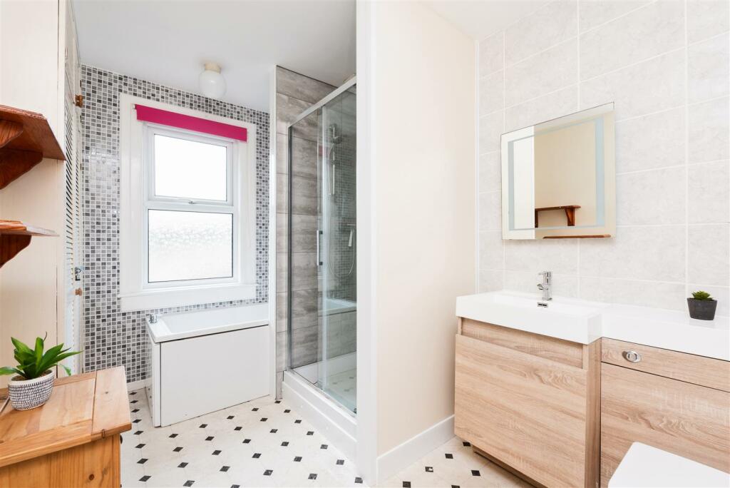 Additional image 4 of Victoria Road, Bath