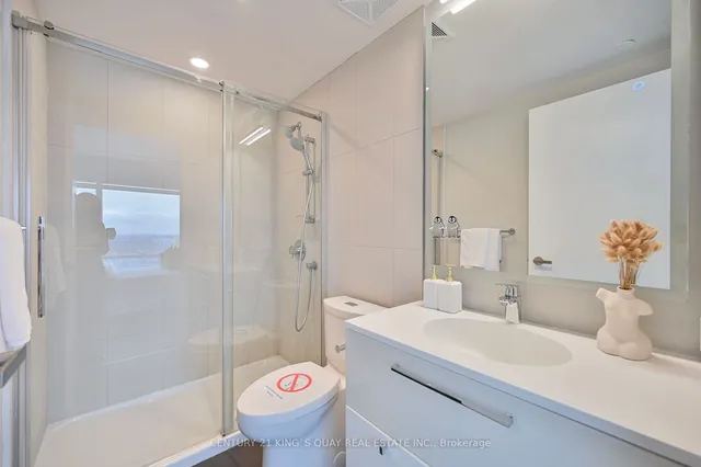 Additional image 22 of 15 Grenville St Unit 5004