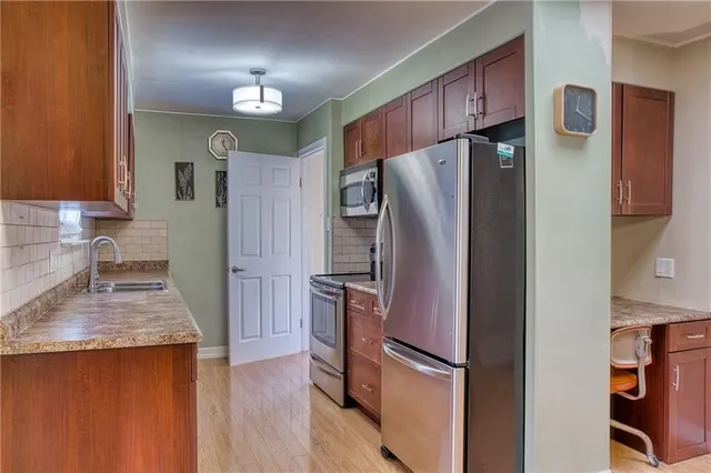 Additional image 10 of 55 CROSBY Dr