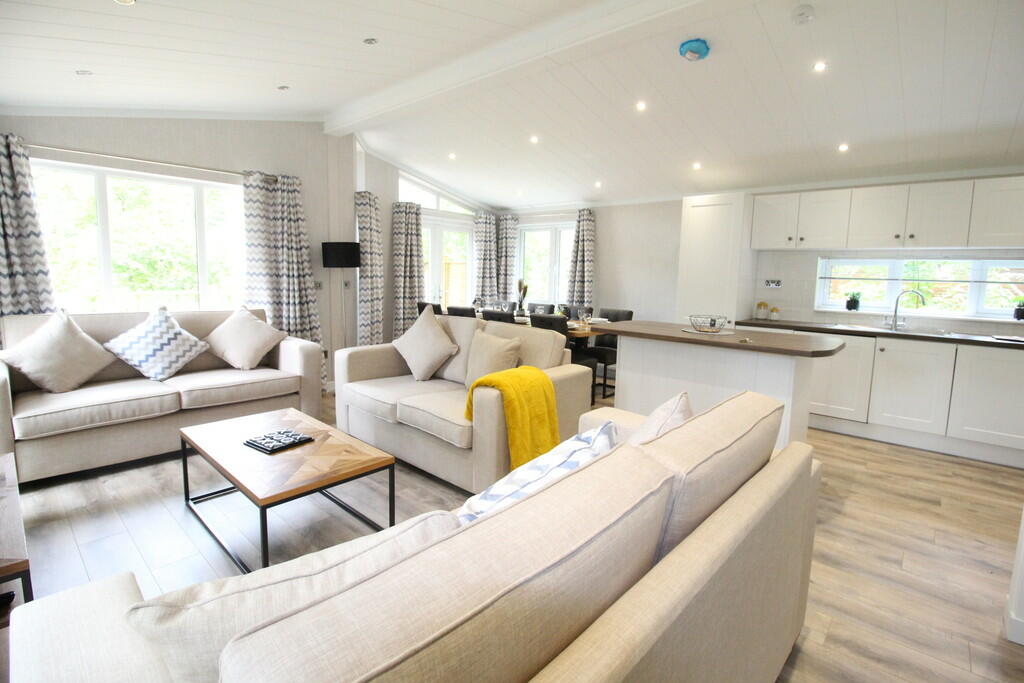 Additional image 4 of Lake View, Brokerswood Holiday Park, Brokerswood