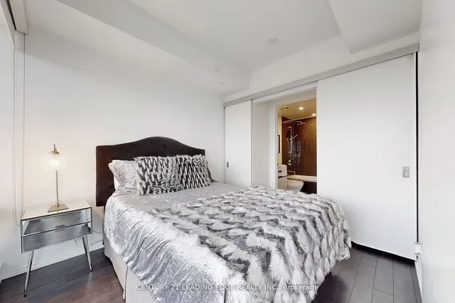 Additional image 16 of 197 Yonge St Unit 5402
