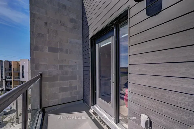 Additional image 28 of 261 Woodbine Ave