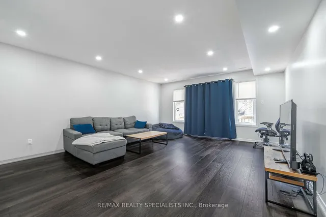 Additional image 6 of 50 Howe Dr Unit 8A