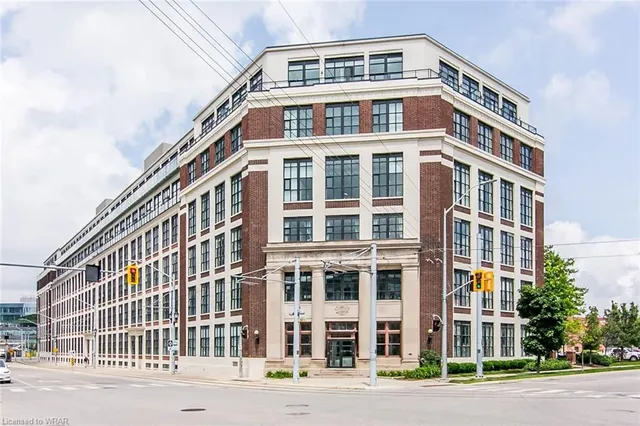 Additional image 11 of 404 King St Unit 117