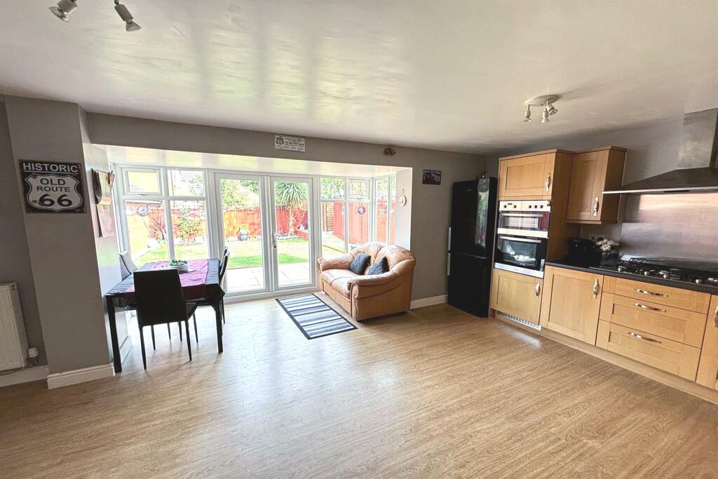 Additional image 2 of Fowen Close, Street