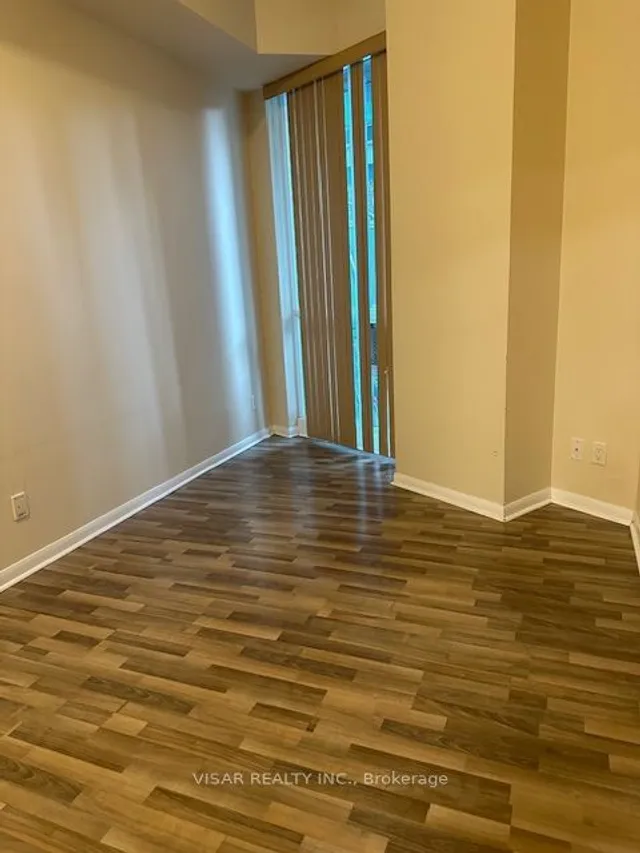 Additional image 12 of 18 Yonge St Unit 603