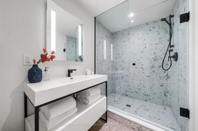 Additional image 34 of 11 Ottawa St