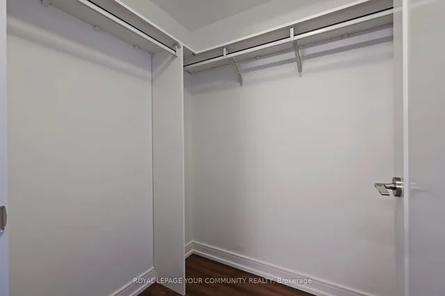 Additional image 28 of 225 Village Green Sq Unit 607