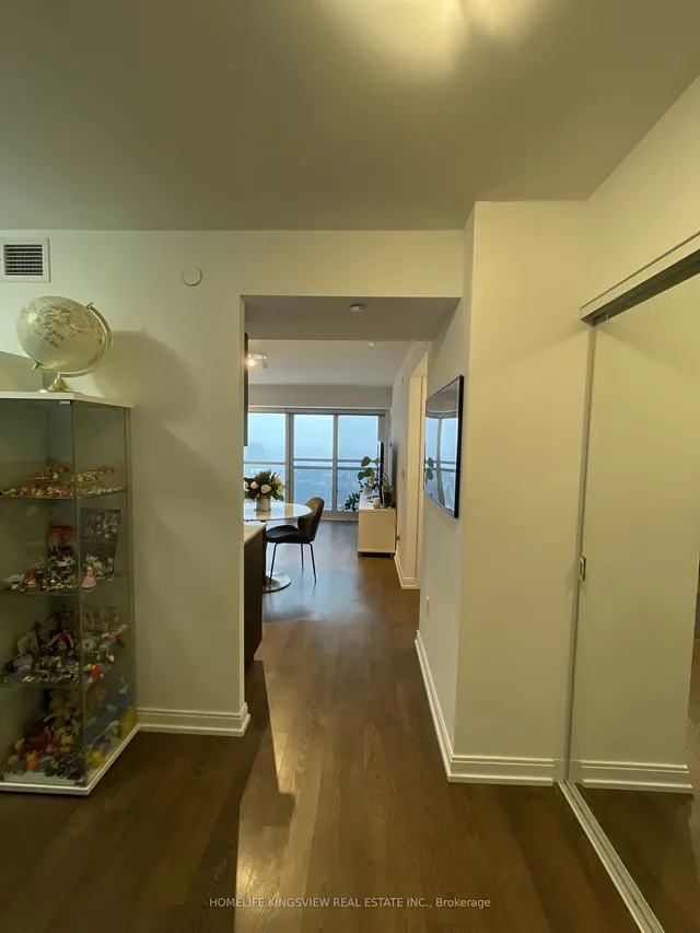 Additional image 11 of 275 Village Green Sq Unit 2220