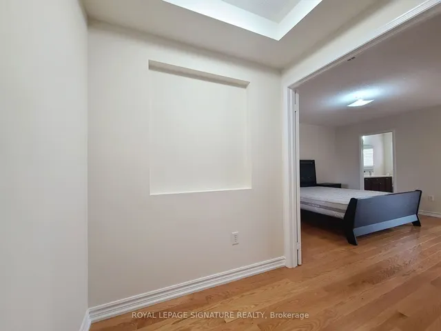 Additional image 23 of 54 Wyper Sq