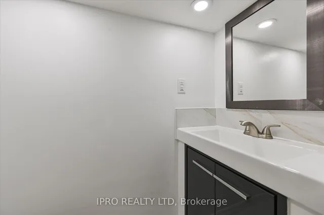 Additional image 31 of 135 Downsview Ave