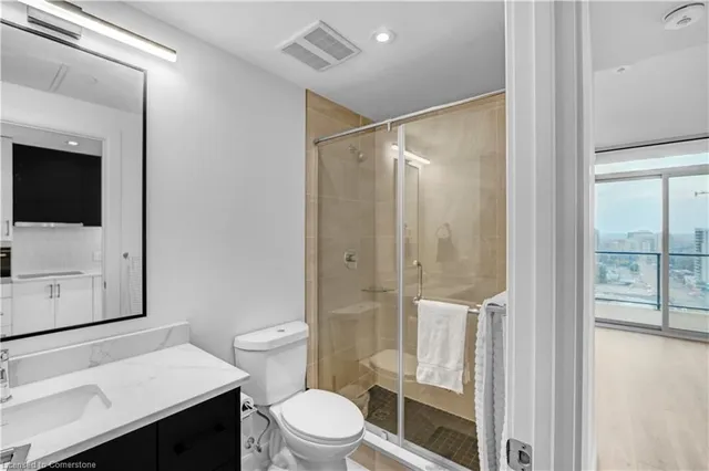 Additional image 12 of 741 King Street West St Unit 1509