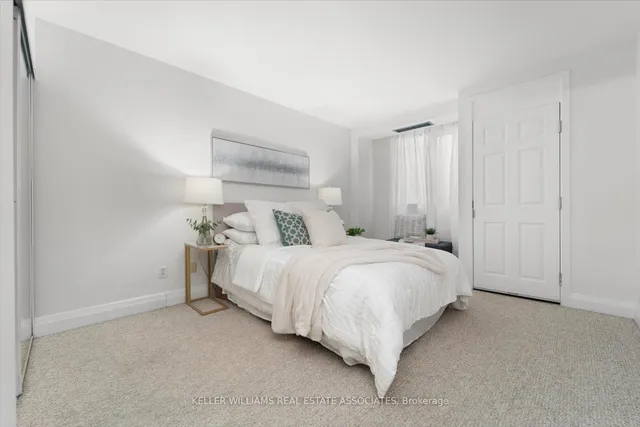 Additional image 19 of 8 Wellesley St Unit 203